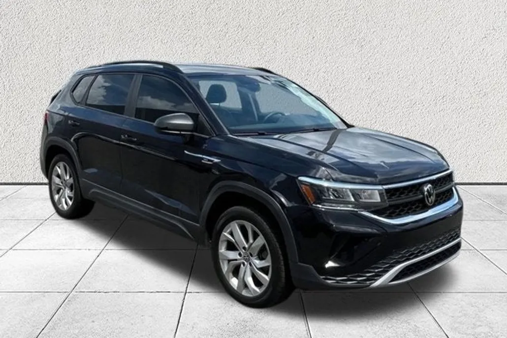 2023 Volkswagen Taos S photo 1