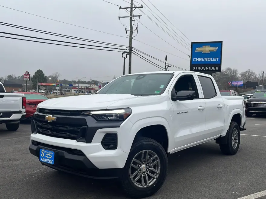 2025 Chevrolet Colorado Work Truck LT photo 1