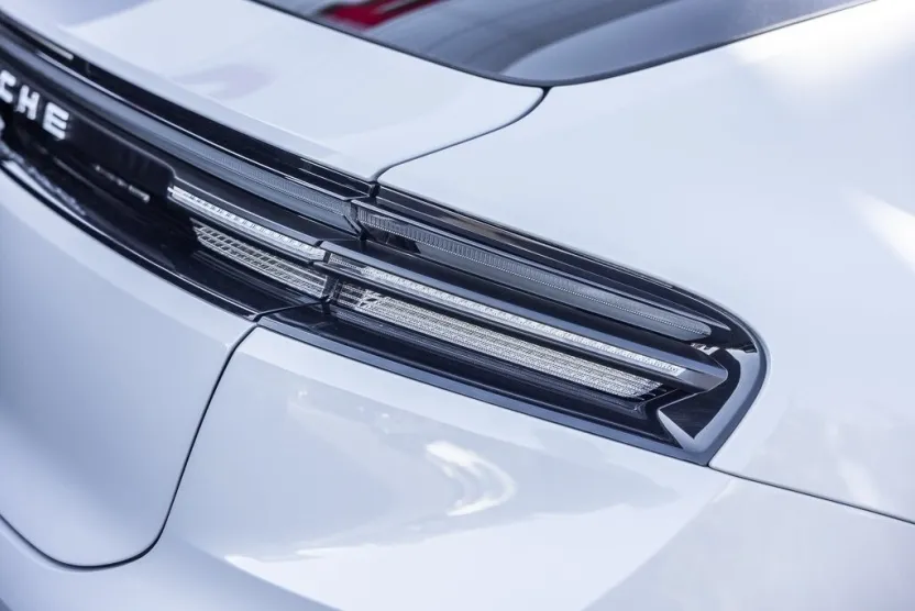 2025 Porsche Macan Electric photo 1