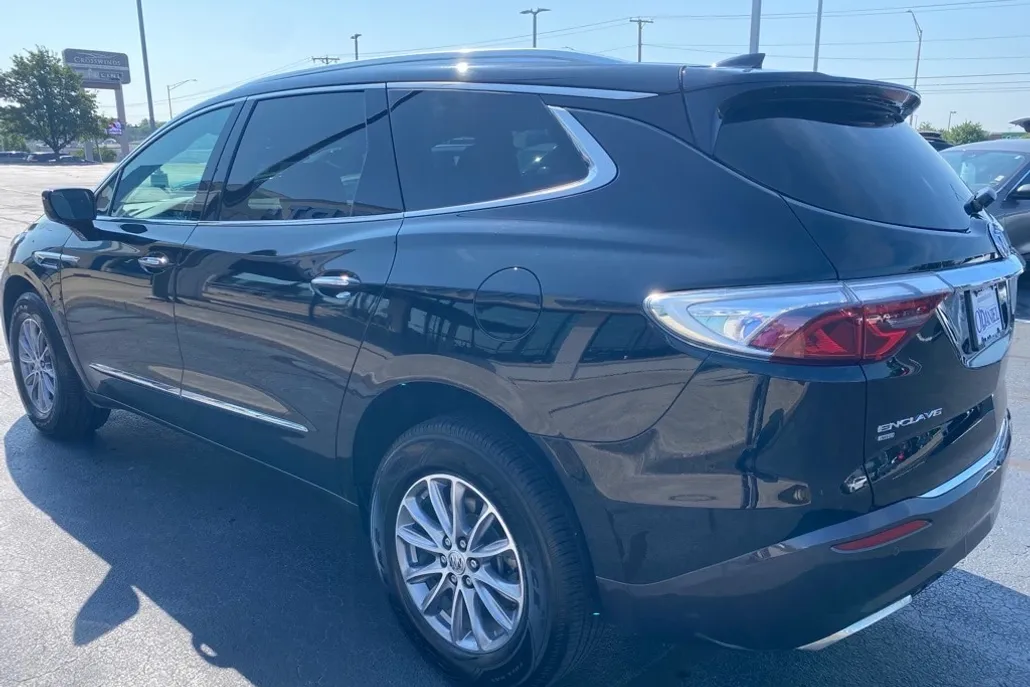 2023 Buick Enclave Essence photo 1