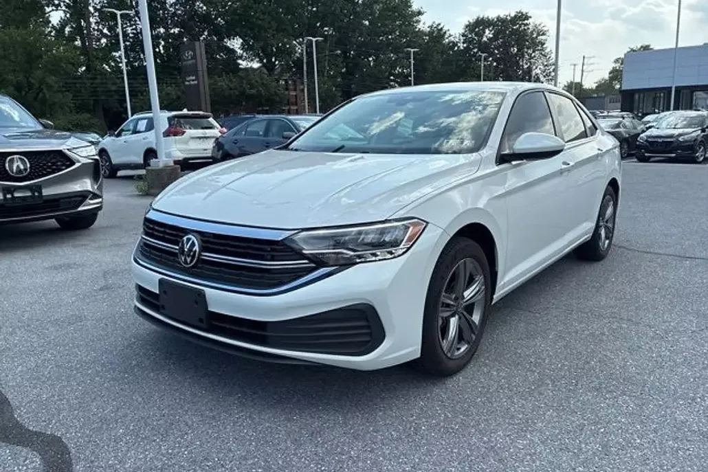 2023 Volkswagen Jetta SE photo 1