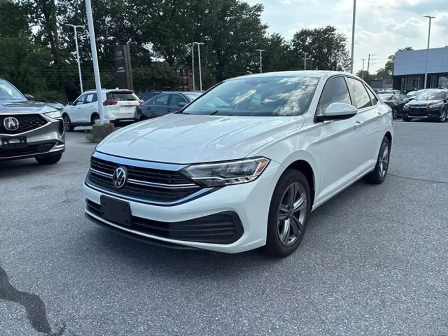 2023 Volkswagen Jetta SE photo 1