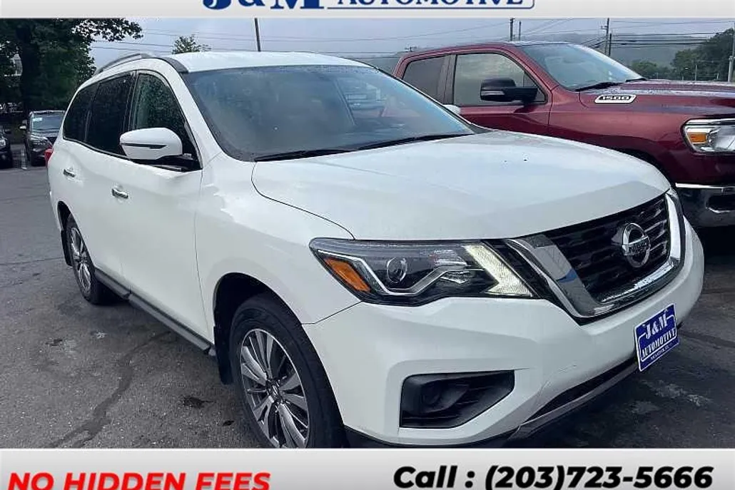 2019 Nissan Pathfinder S photo 1