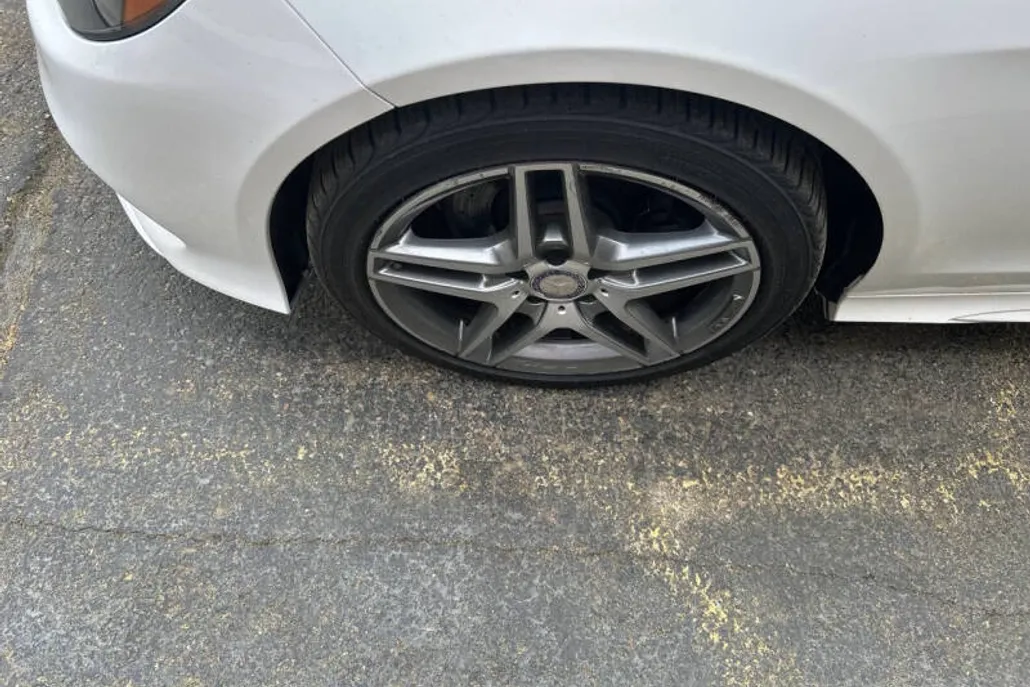 2016 Mercedes Benz E 400 4MATIC photo 1
