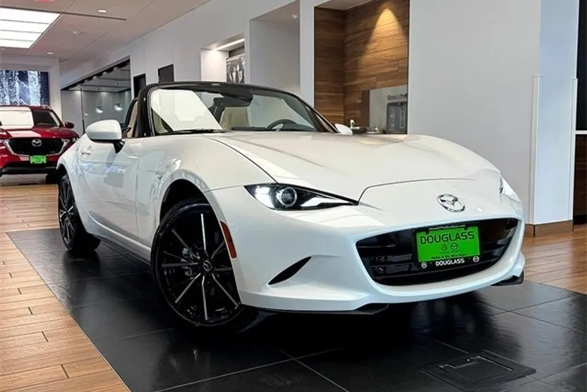 2025 Mazda MX-5 Miata Miata Grand Touring photo 1