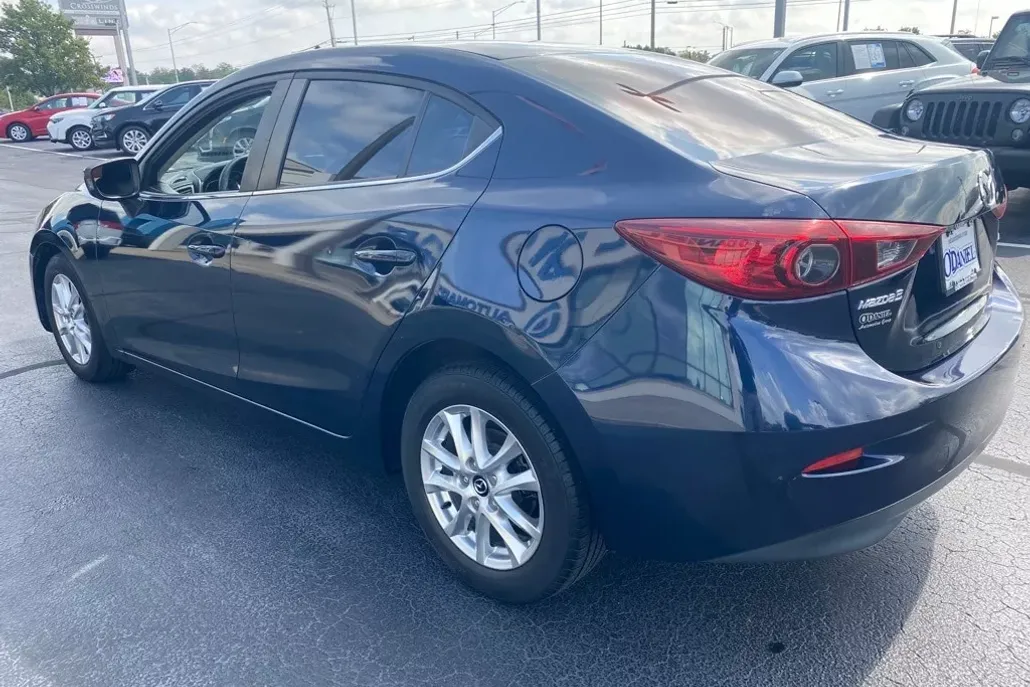 2016 Mazda Mazda3 i Sport Sedan photo 1