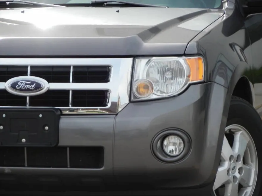 2009 Ford Escape XLT photo 1