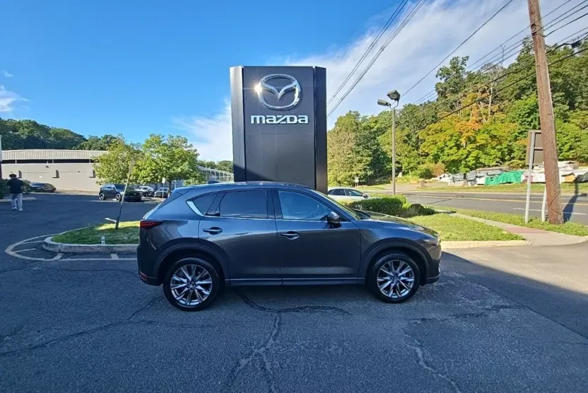 2021 Mazda CX-5 Grand Touring photo 1