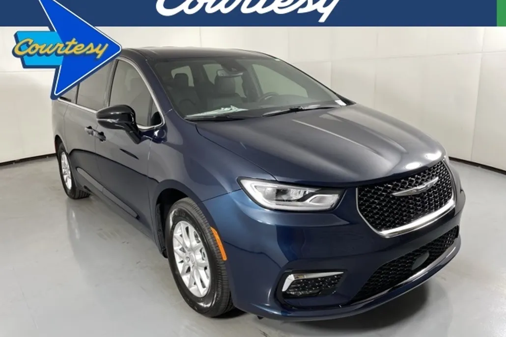 2025 Chrysler Pacifica photo 1