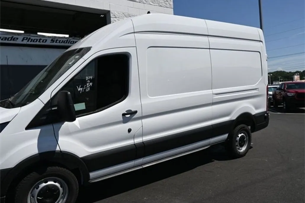 2025 Ford Transit photo 1