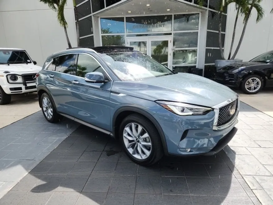 2022 Infiniti QX50 Luxe photo 1