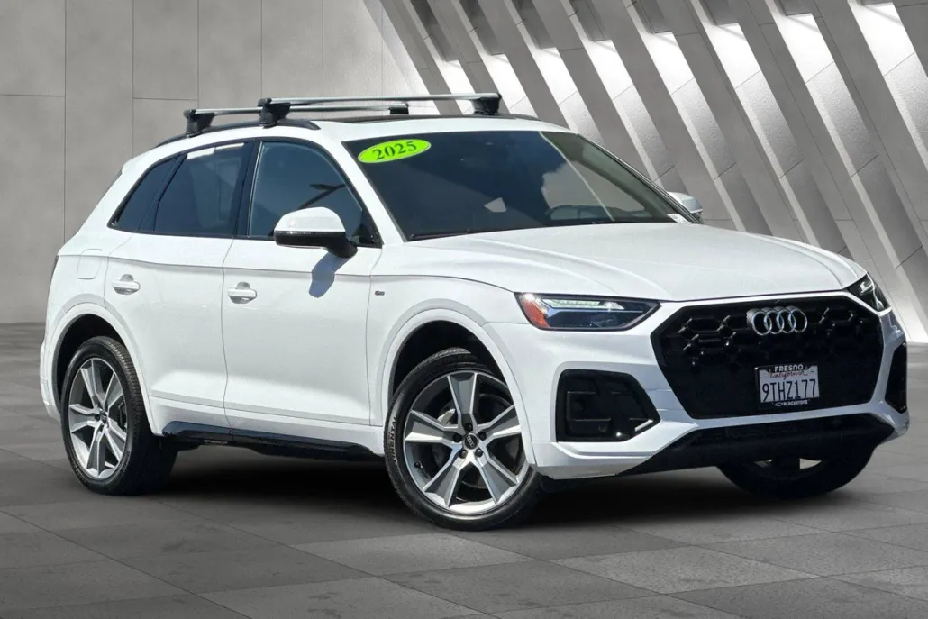2025 Audi Q5 S line Premium photo 1