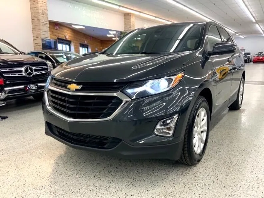 2019 Chevrolet Equinox LT photo 1