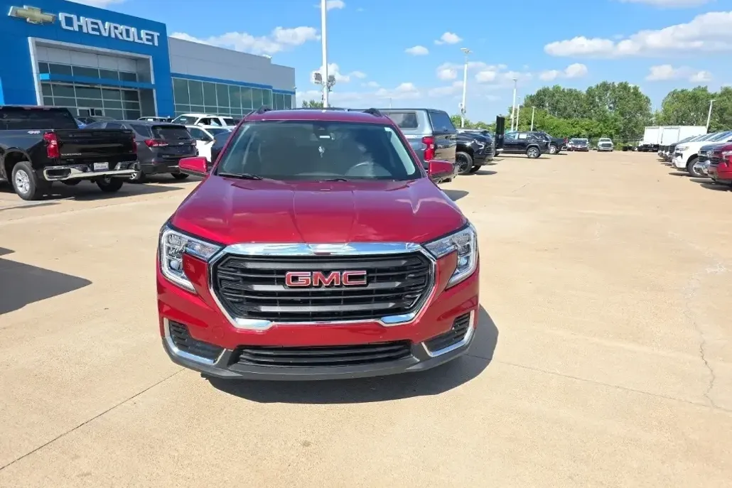 2023 Gmc Terrain SLE photo 1