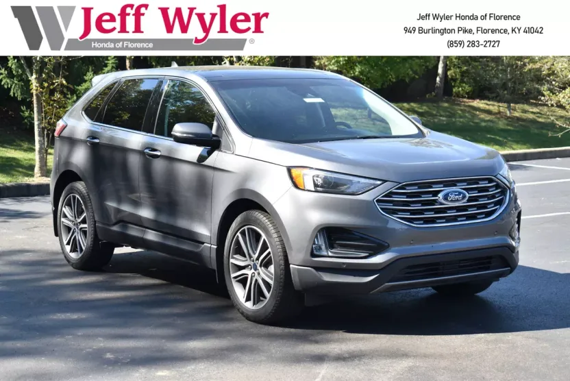 2022 Ford Edge Titanium photo 1