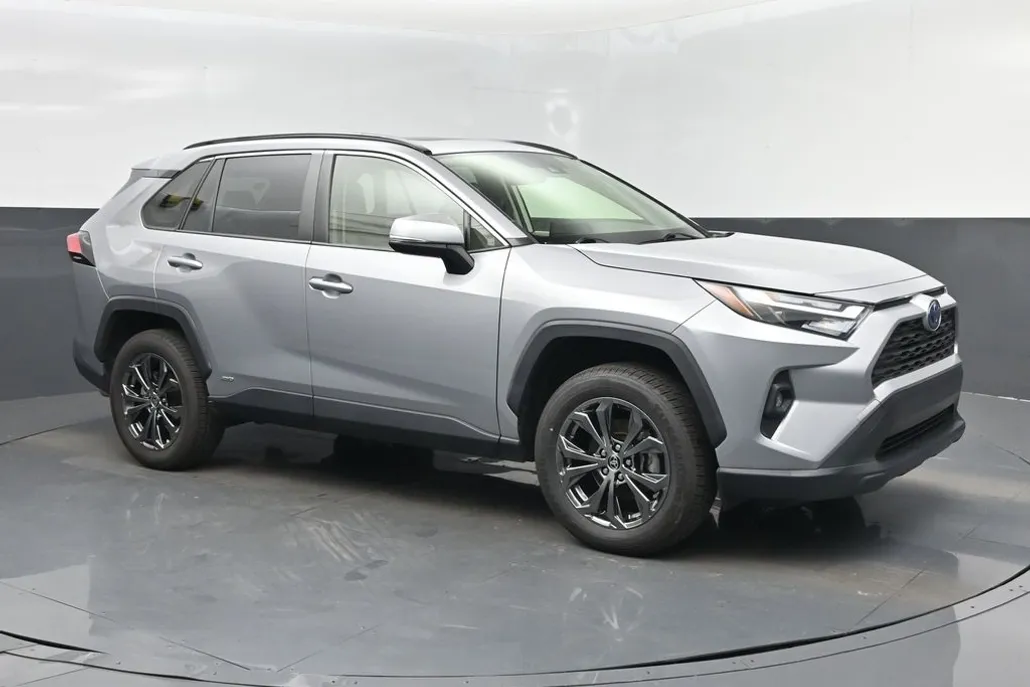2022 Toyota RAV4 Hybrid XLE Premium photo 1