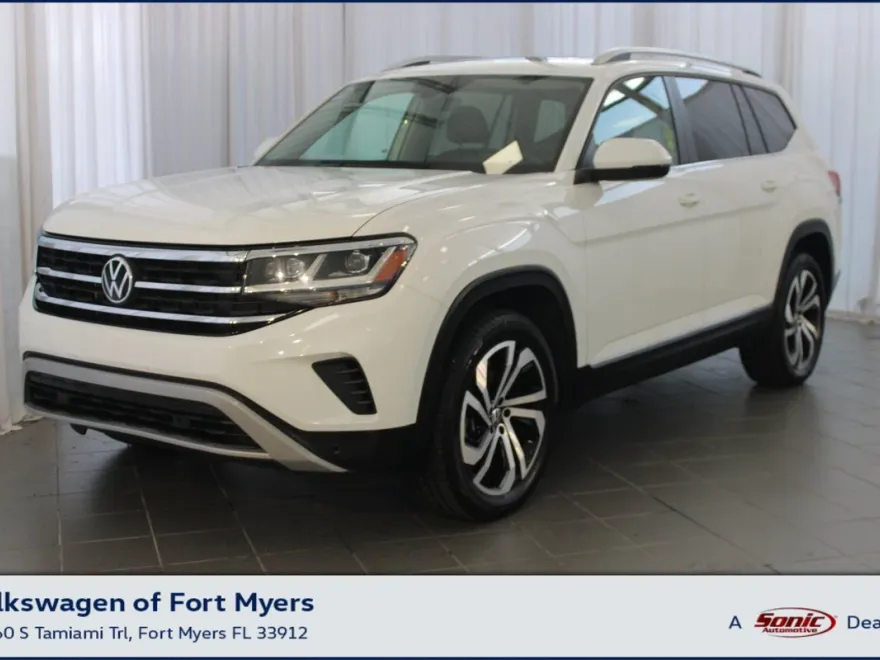 2022 Volkswagen Atlas SEL photo 1