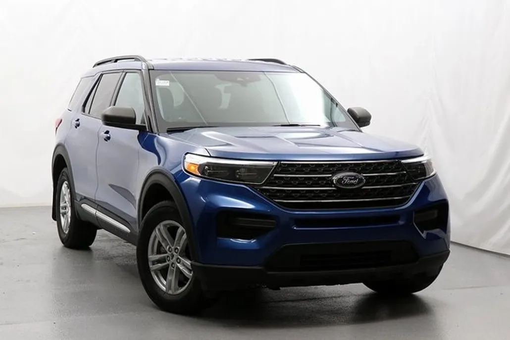 2022 Ford Explorer XLT photo 1
