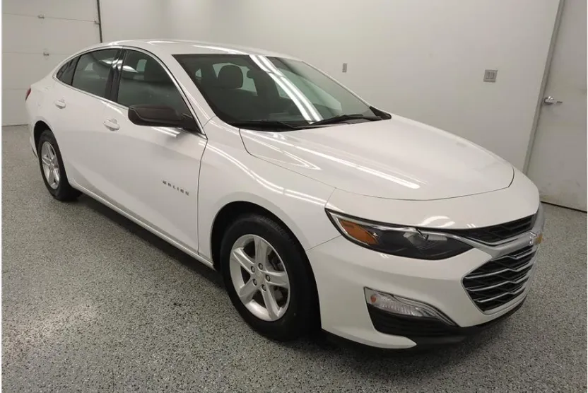 2023 Chevrolet Malibu LS photo 1