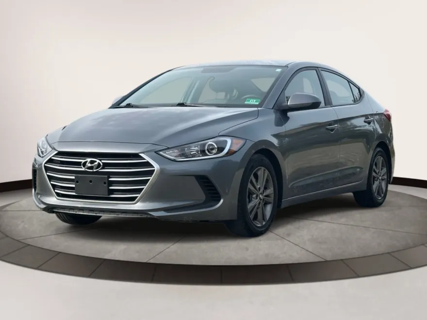 2018 Hyundai Elantra SEL photo 2