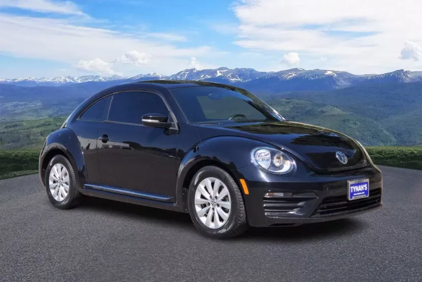 2019 Volkswagen Beetle S photo 1