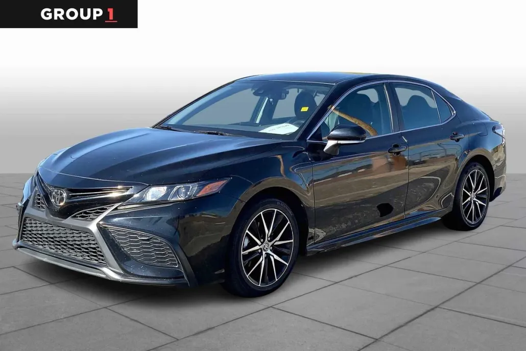 2023 Toyota Camry SE photo 1