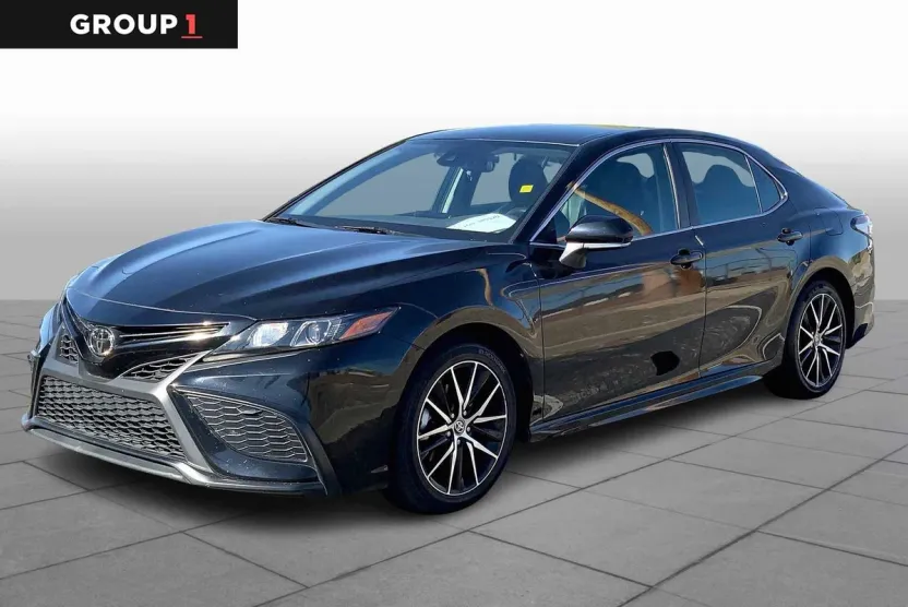 2023 Toyota Camry SE photo 1