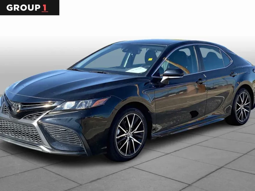 2023 Toyota Camry SE photo 1