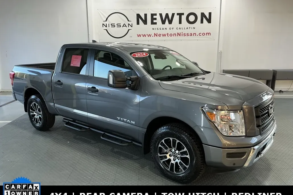 2024 Nissan Titan SV photo 1