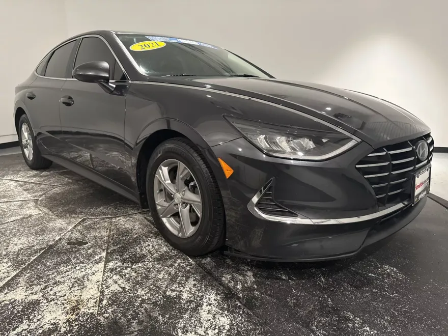 2021 Hyundai Sonata SE photo 1