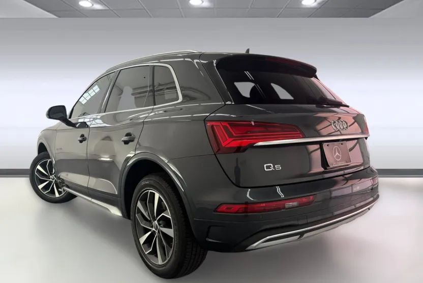 2021 Audi Q5 Premium photo 1