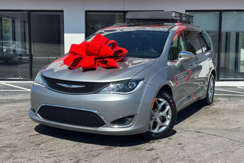 2018 Chrysler Pacifica Limited photo 1