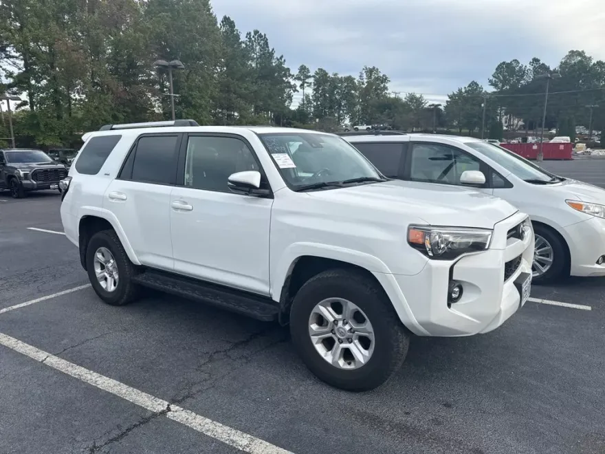 2024 Toyota 4Runner SR5 Premium photo 1