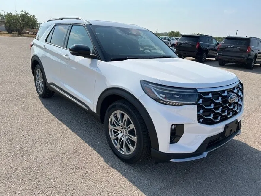 2025 Ford Explorer Platinum photo 1