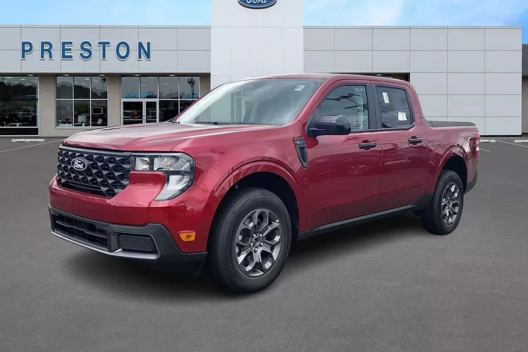 2025 Ford Maverick XLT photo 1