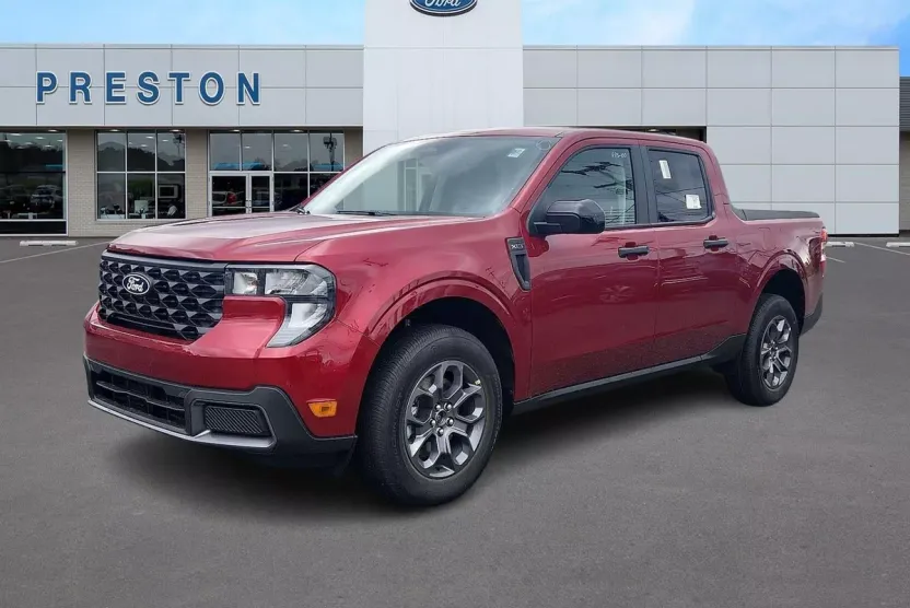 2025 Ford Maverick XLT photo 1