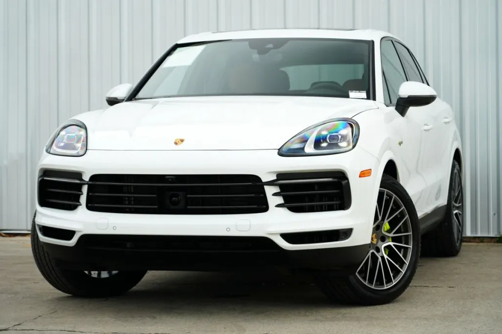 2023 Porsche Cayenne Platinum Edition E-Hybrid photo 1