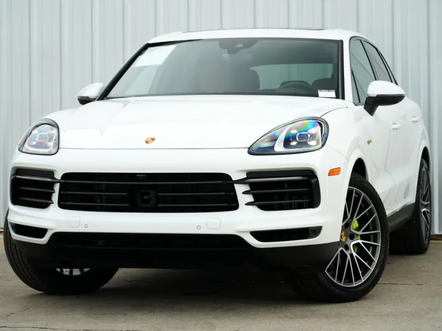 2023 Porsche Cayenne Platinum Edition E-Hybrid photo 1