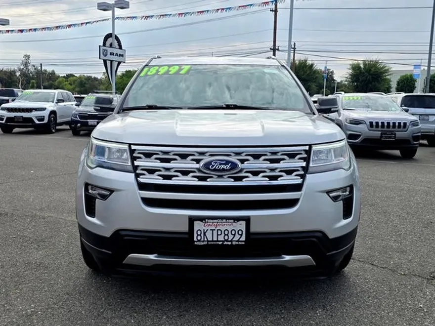 2019 Ford Explorer XLT photo 1