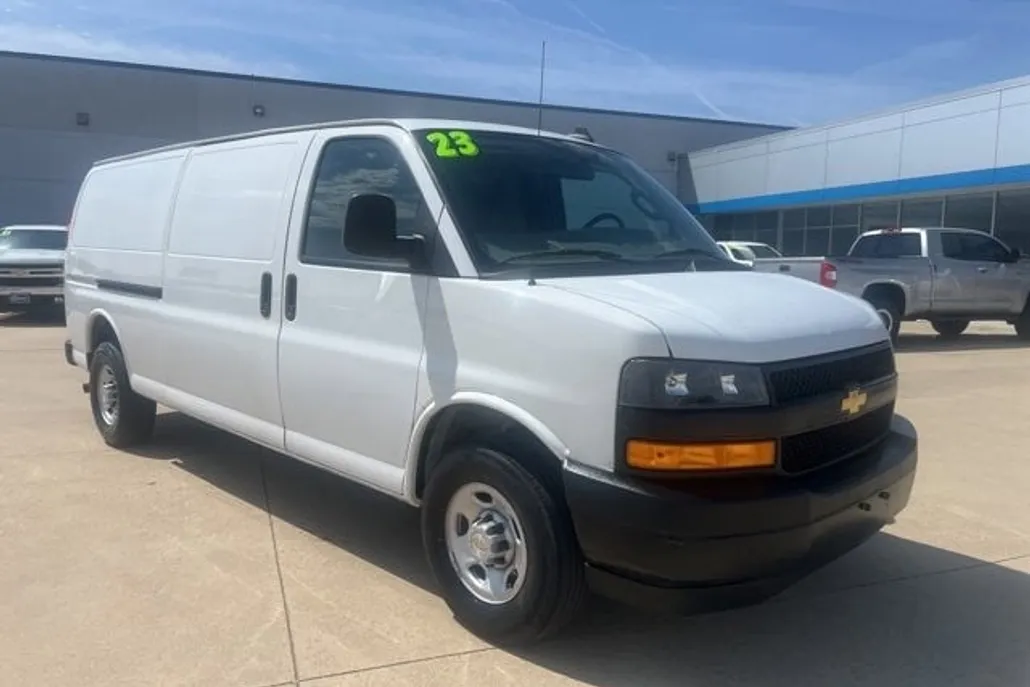 2023 Chevrolet Express Cargo 2500 photo 1