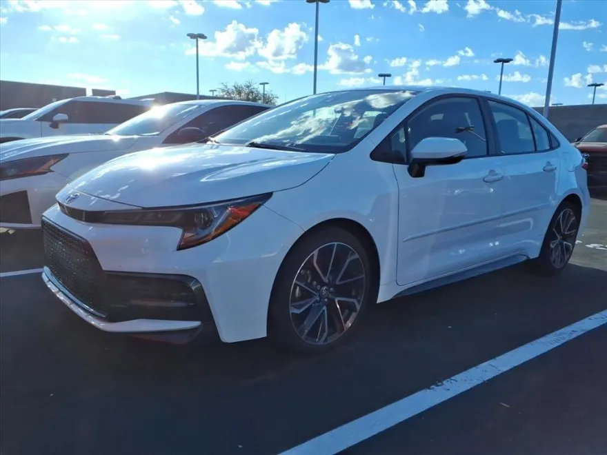 2021 Toyota Corolla SE photo 1