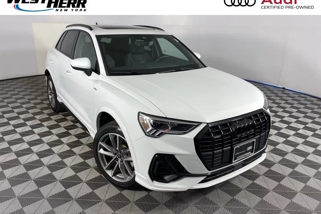 2025 Audi Q3 45 TFSI S line Premium photo 1
