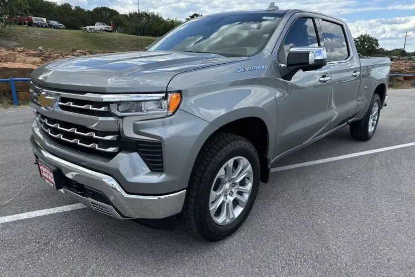 2026 Chevrolet Silverado 1500 LTZ photo 1