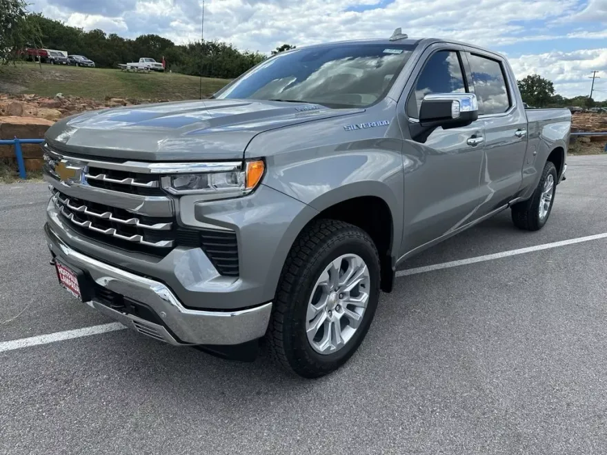 2026 Chevrolet Silverado 1500 LTZ photo 1