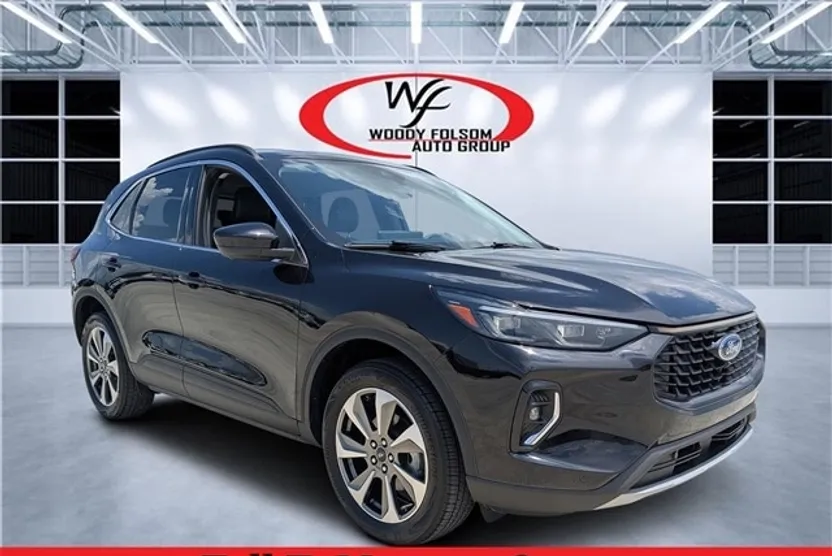 2023 Ford Escape Platinum photo 1