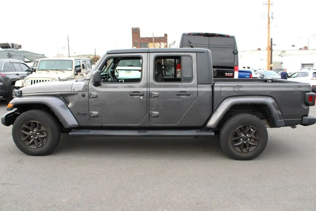 2021 Jeep Gladiator Sport photo 1