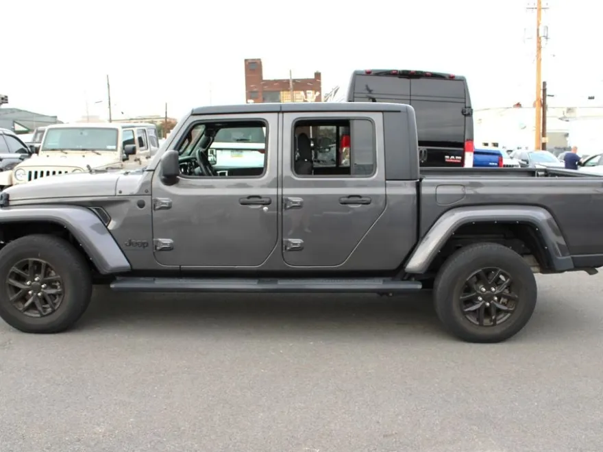 2021 Jeep Gladiator Sport photo 1