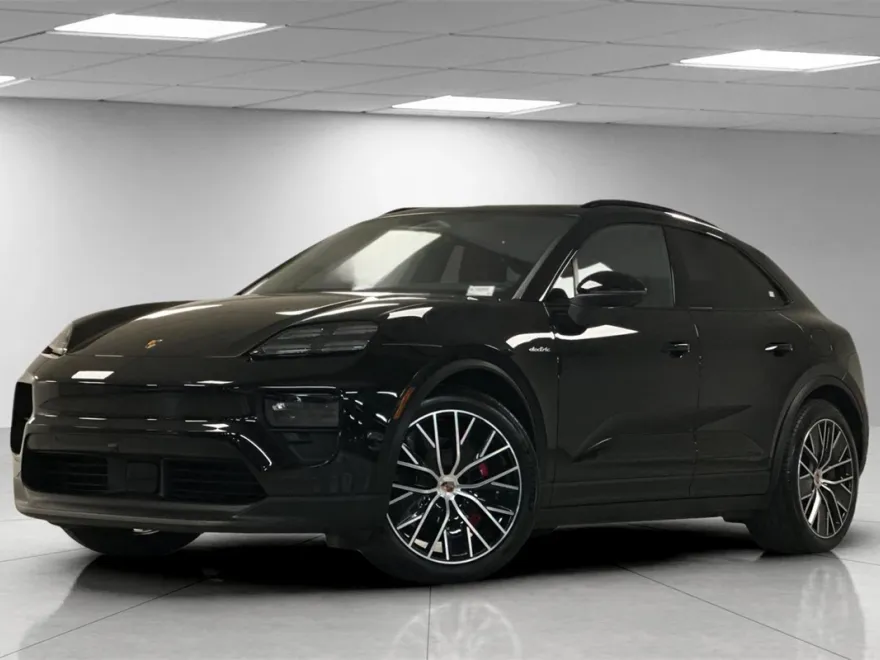 2025 Porsche Macan Electric photo 1
