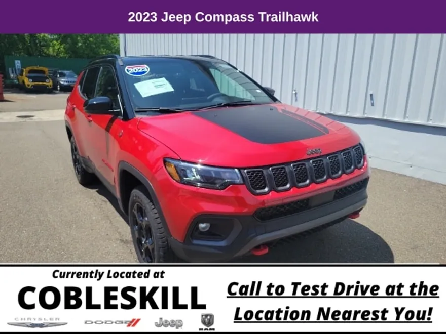 2023 Jeep Compass Trailhawk photo 1