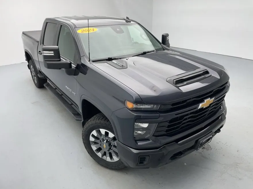 2024 Chevrolet Silverado 2500HD Custom photo 1